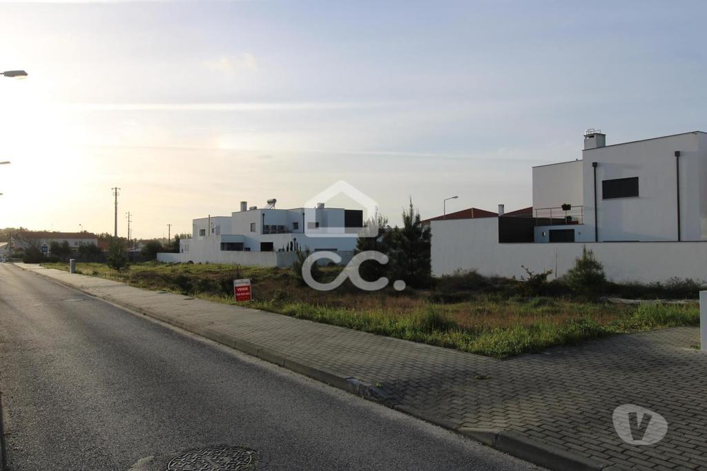 Terrenos Marinha Grande - Fotos para Lote terreno individual em zona de referência! (235 T 01169)