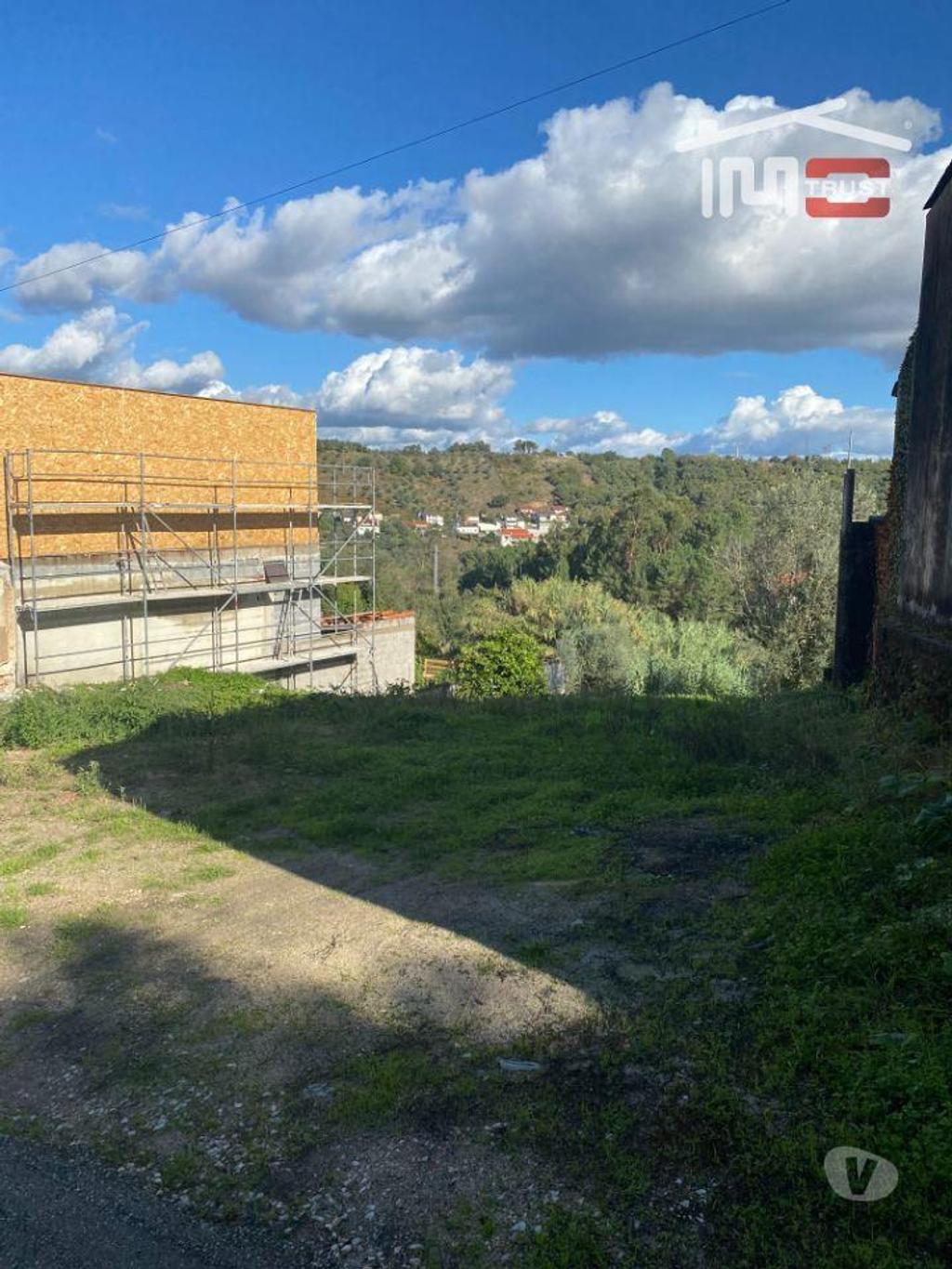 Apartamentos a venda Ourém - Fotos para Ourem-Terreno c possibilidade de construção (1-M-1716098)