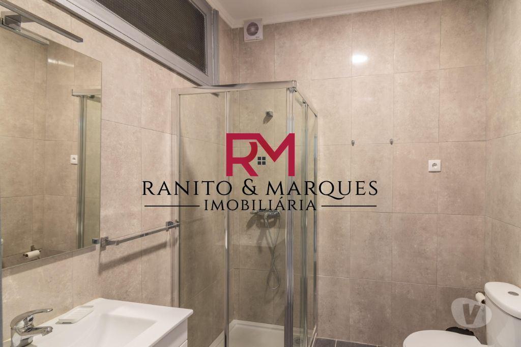 Comprar Loja Porto - Fotos para PRÉDIO DE 4 PISOS PARA REABILITAR - BAIXA PORTO