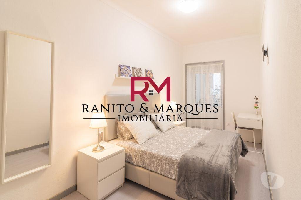 Comprar Loja Porto - Fotos para PRÉDIO DE 4 PISOS PARA REABILITAR - BAIXA PORTO