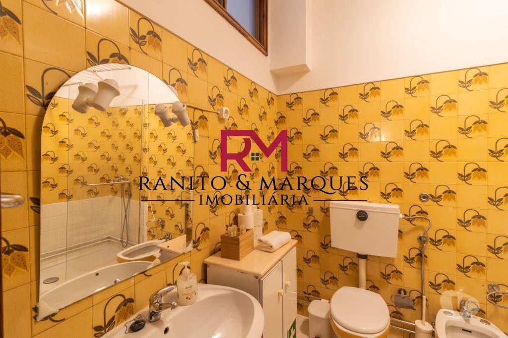 Comprar Loja Porto - Fotos para PRÉDIO DE 4 PISOS PARA REABILITAR - BAIXA PORTO