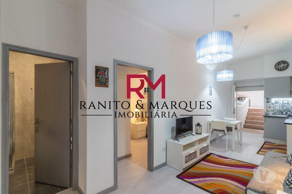 Comprar Loja Porto - Fotos para PRÉDIO DE 4 PISOS PARA REABILITAR - BAIXA PORTO