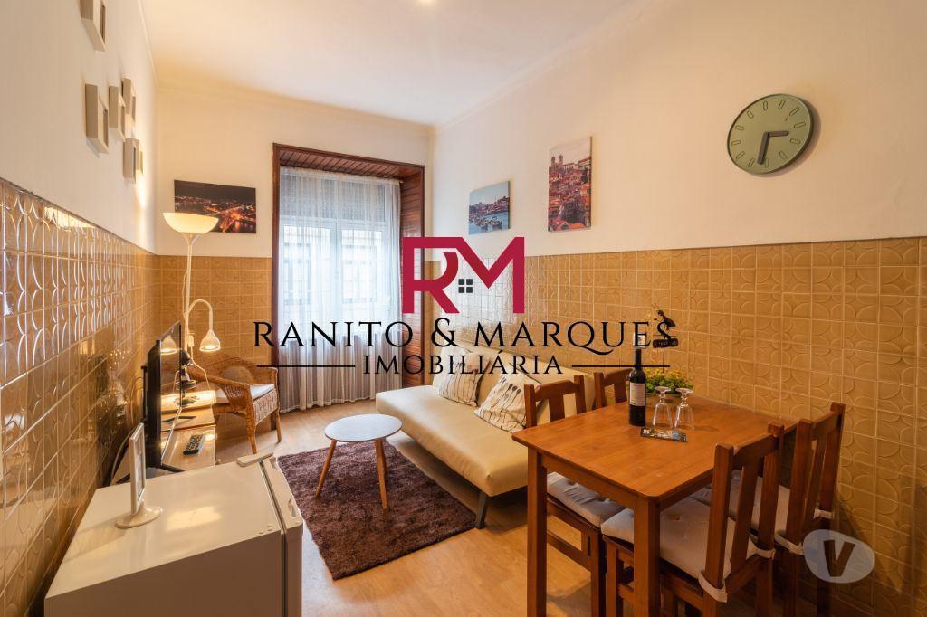 Comprar Loja Porto - Fotos para PRÉDIO DE 4 PISOS PARA REABILITAR - BAIXA PORTO