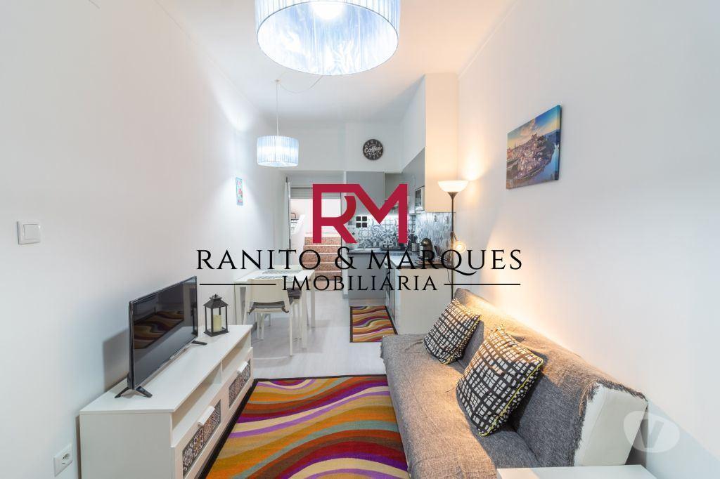 Comprar Loja Porto - Fotos para PRÉDIO DE 4 PISOS PARA REABILITAR - BAIXA PORTO