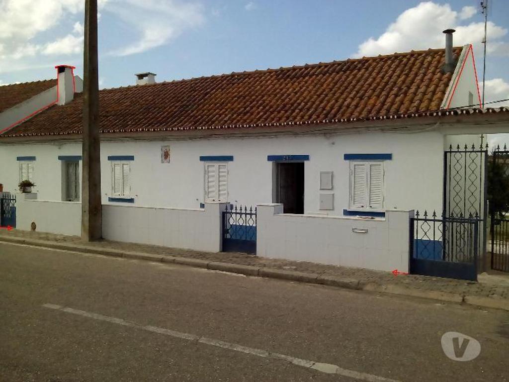 Apartamentos a venda Mora - Fotos para *** Conjunto de 3 moradias térreas com logradouro comum,
