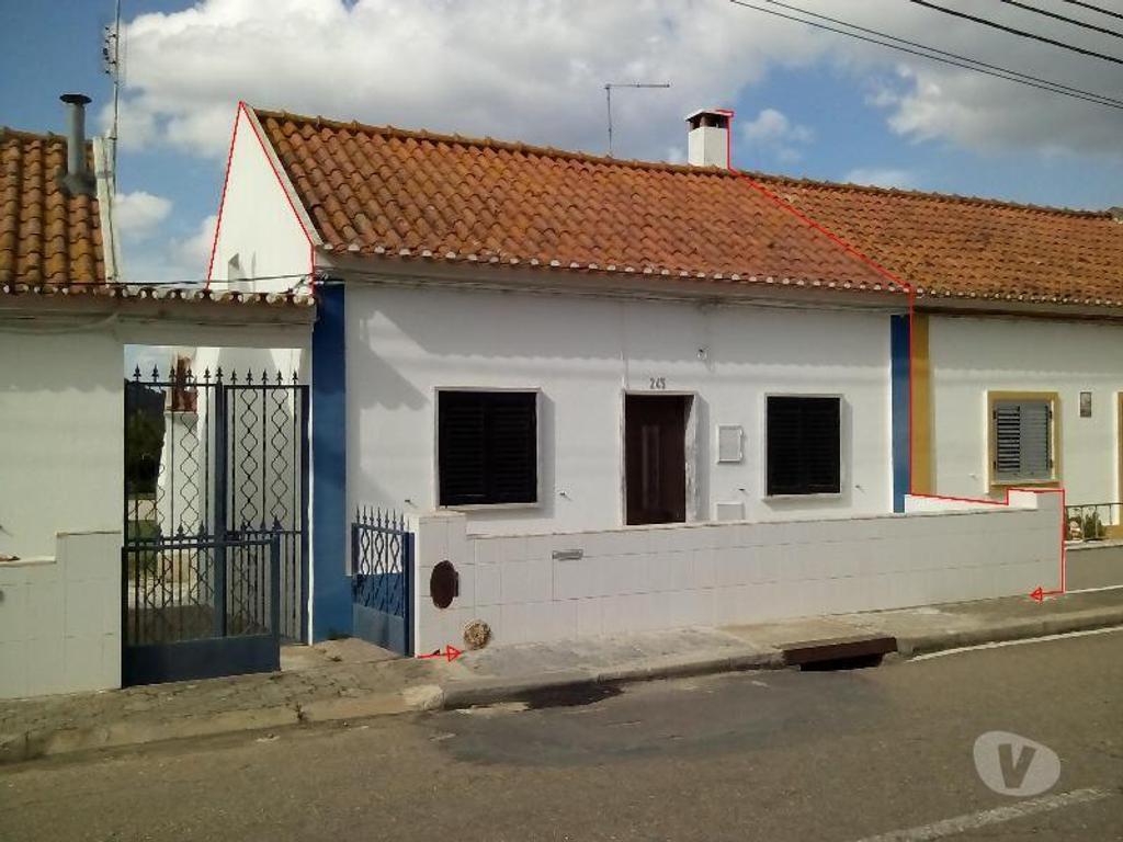 Apartamentos a venda Mora - Fotos para *** Conjunto de 3 moradias térreas com logradouro comum,