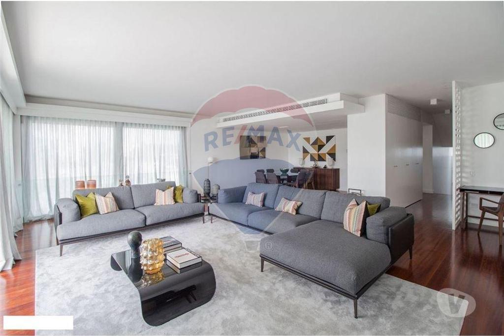 Apartamentos a venda Porto - Fotos para Moradia em banda à Marechal Gomes da Costa - Porto