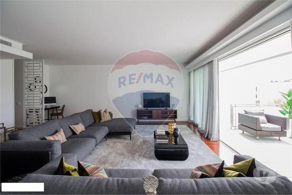 Apartamentos a venda Porto - Fotos para Moradia em banda à Marechal Gomes da Costa - Porto