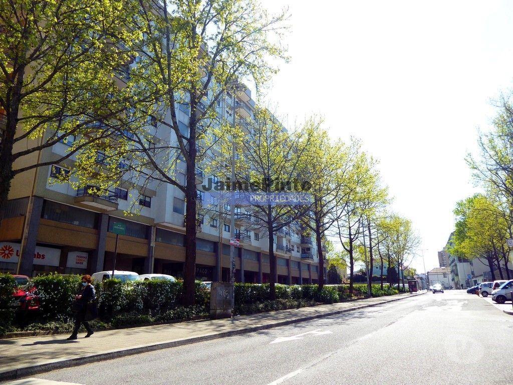 Comprar Loja Porto - Fotos para Ruínas e terreno para construção de 28 apartamentos....