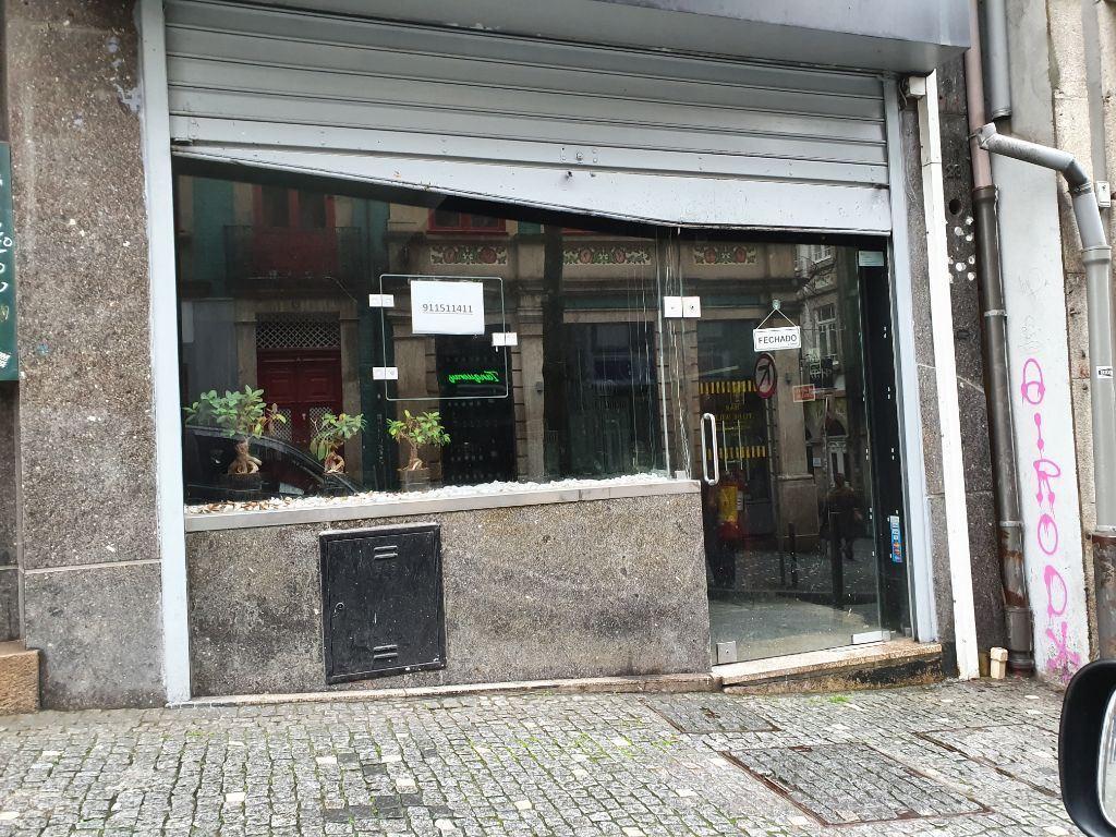 Comprar Loja Porto - Fotos para Restaurante Bar na Rua da Fabrica-Porto