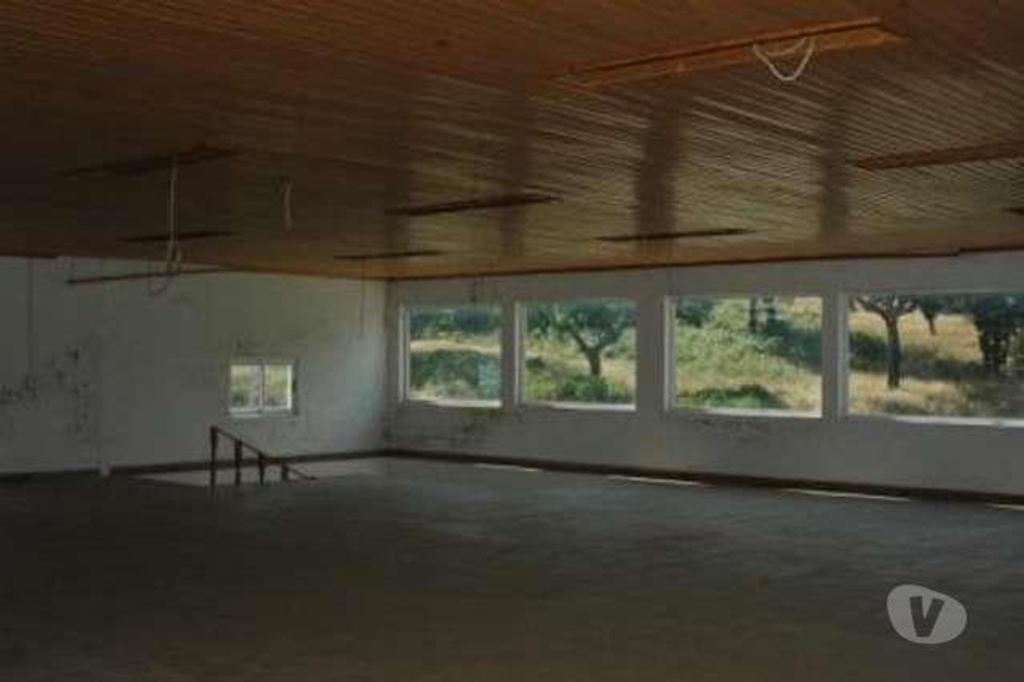 Terrenos Gavião - Fotos para Edifício com uma nave para indústria armazém, de r c que possui
