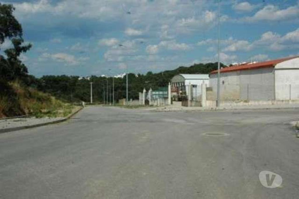Terrenos Gavião - Fotos para Edifício com uma nave para indústria armazém, de r c que possui