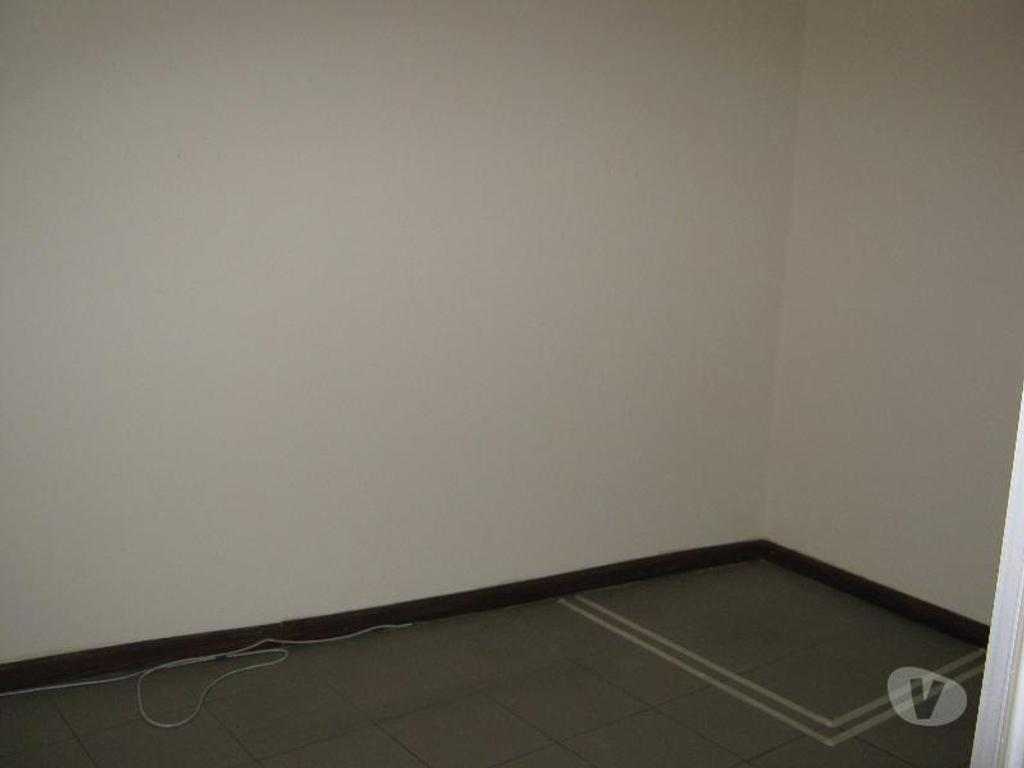 Aluguer Loja Porto - Fotos para Escritório, Rua da Constituição Porto( Frente Esc. futebol...