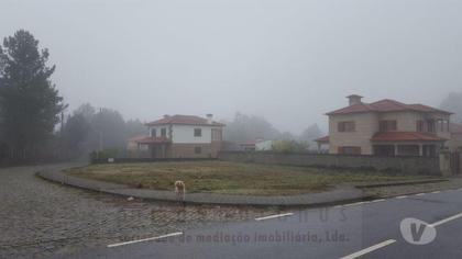 Terrenos e Quintas - Fotos para Lote de terreno com 742m2. Plano e com boa exposição solar. A 4