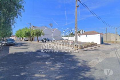 Terrenos - Fotos para Terreno urbano com 3 frentes para venda em Muge. (70500001)
