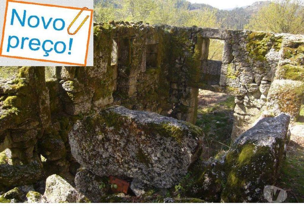 Comprar Loja Vieira do Minho - Fotos para Quintinha para reconstruir com duas entradas, area de 3000m2...