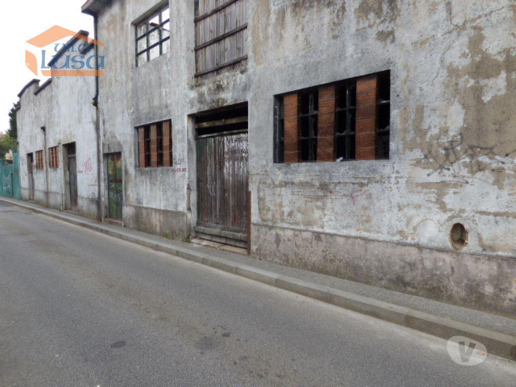 Comprar Loja Vila Nova de Gaia - Fotos para Centro de Valadares: Oportunidade Única para Reabilitação