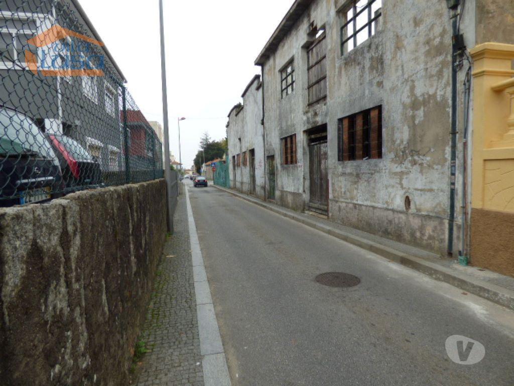 Comprar Loja Vila Nova de Gaia - Fotos para Centro de Valadares: Oportunidade Única para Reabilitação