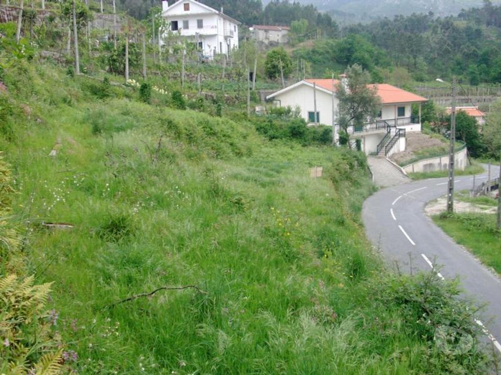 Terrenos Póvoa de Lanhoso - Fotos para Terreno com área aproximadamente de 1700m2, com viabilidade de