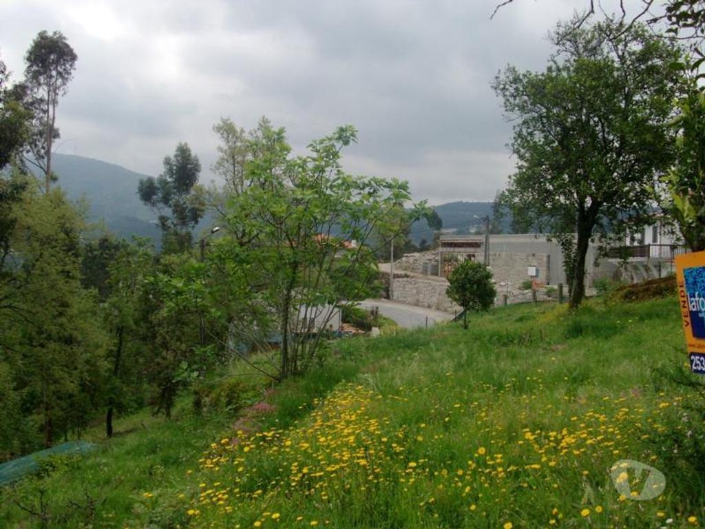 Terrenos Póvoa de Lanhoso - Fotos para Terreno com área aproximadamente de 1700m2, com viabilidade de