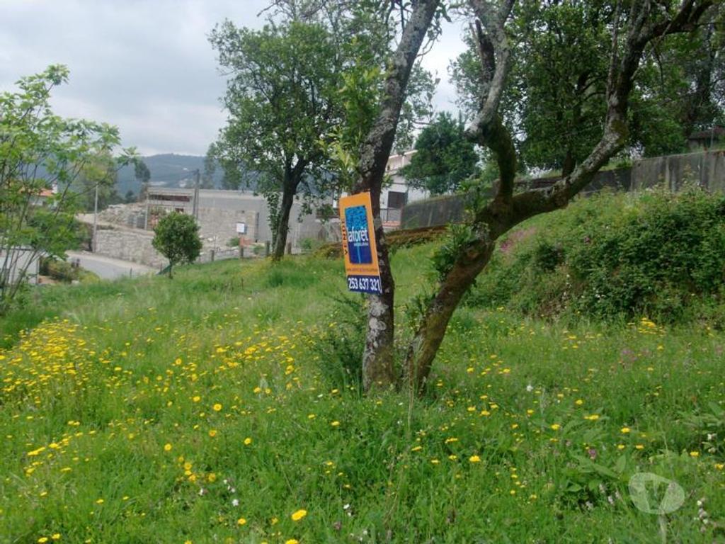 Terrenos Póvoa de Lanhoso - Fotos para Terreno com área aproximadamente de 1700m2, com viabilidade de