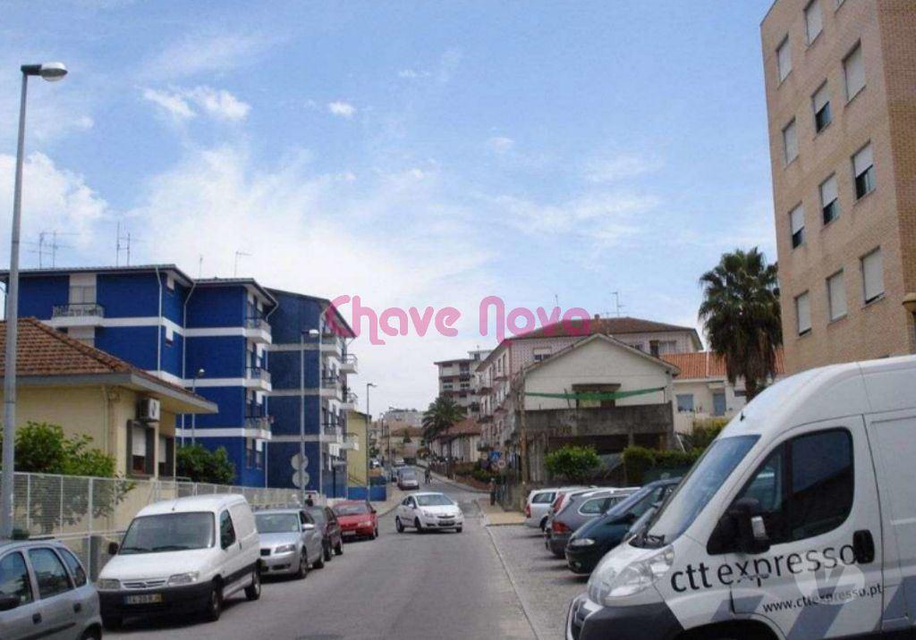 Comprar Loja Valongo - Fotos para Loja com armazém em Ermesinde