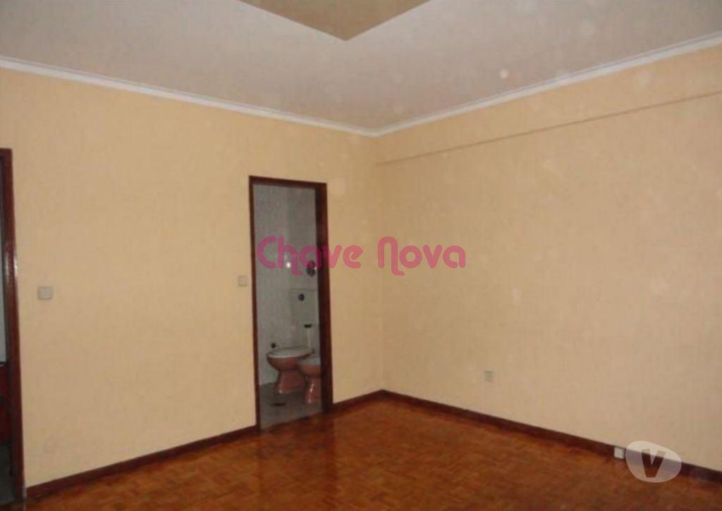Comprar Loja Valongo - Fotos para Loja com armazém em Ermesinde