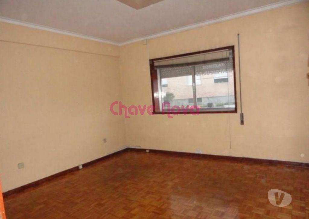 Comprar Loja Valongo - Fotos para Loja com armazém em Ermesinde