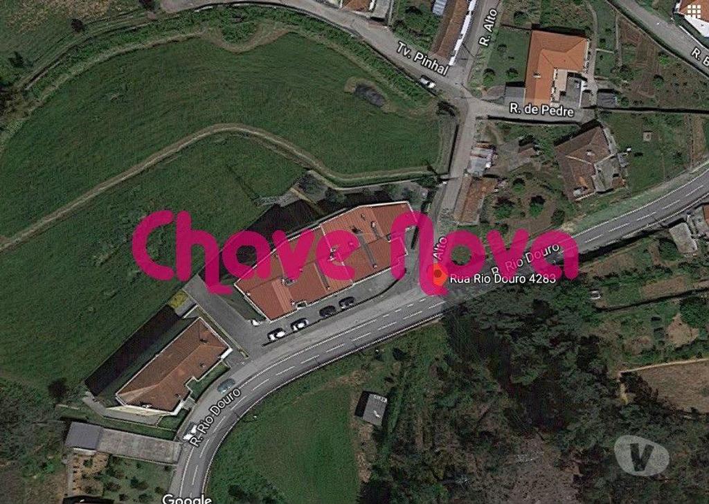 Comprar Loja Santa Maria da Feira - Fotos para Loja c 100 Financiamento em Canedo