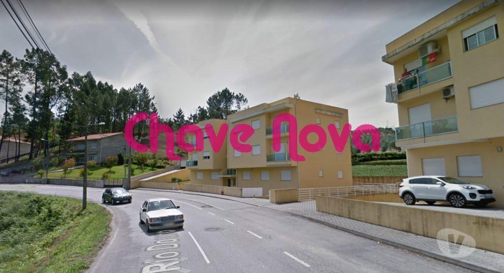 Comprar Loja Santa Maria da Feira - Fotos para Loja c 100 Financiamento em Canedo