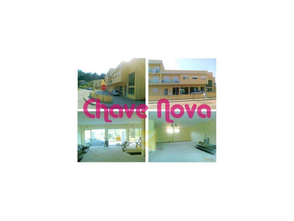 Comprar Loja Santa Maria da Feira - Fotos para Loja c 100 Financiamento em Canedo