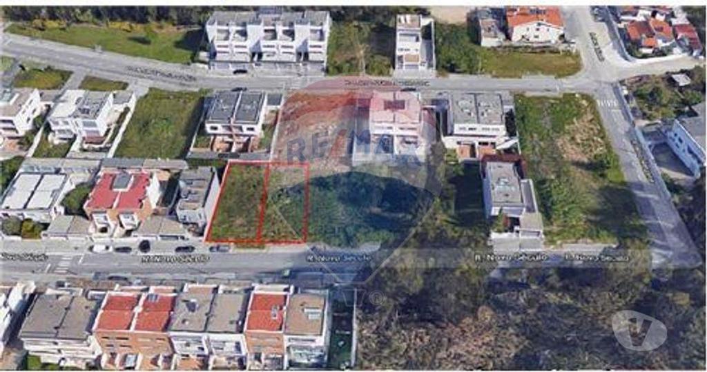 Terrenos Maia - Fotos para Terreno com projecto aprovado para Moradia T4 (125061021-123)