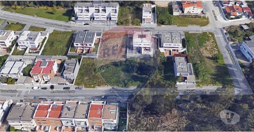 Terrenos Maia - Fotos para Terreno com projecto aprovado para Moradia T4 (125061021-123)