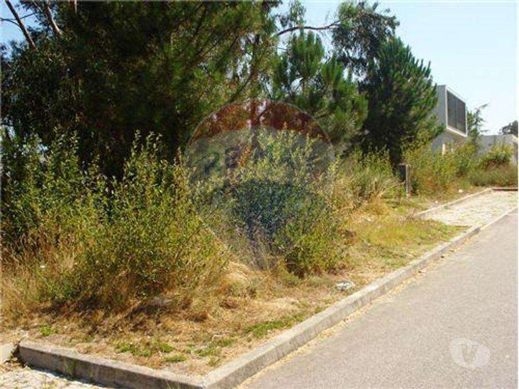 Terrenos Maia - Fotos para Terreno com projecto aprovado para Moradia T4 (125061021-123)