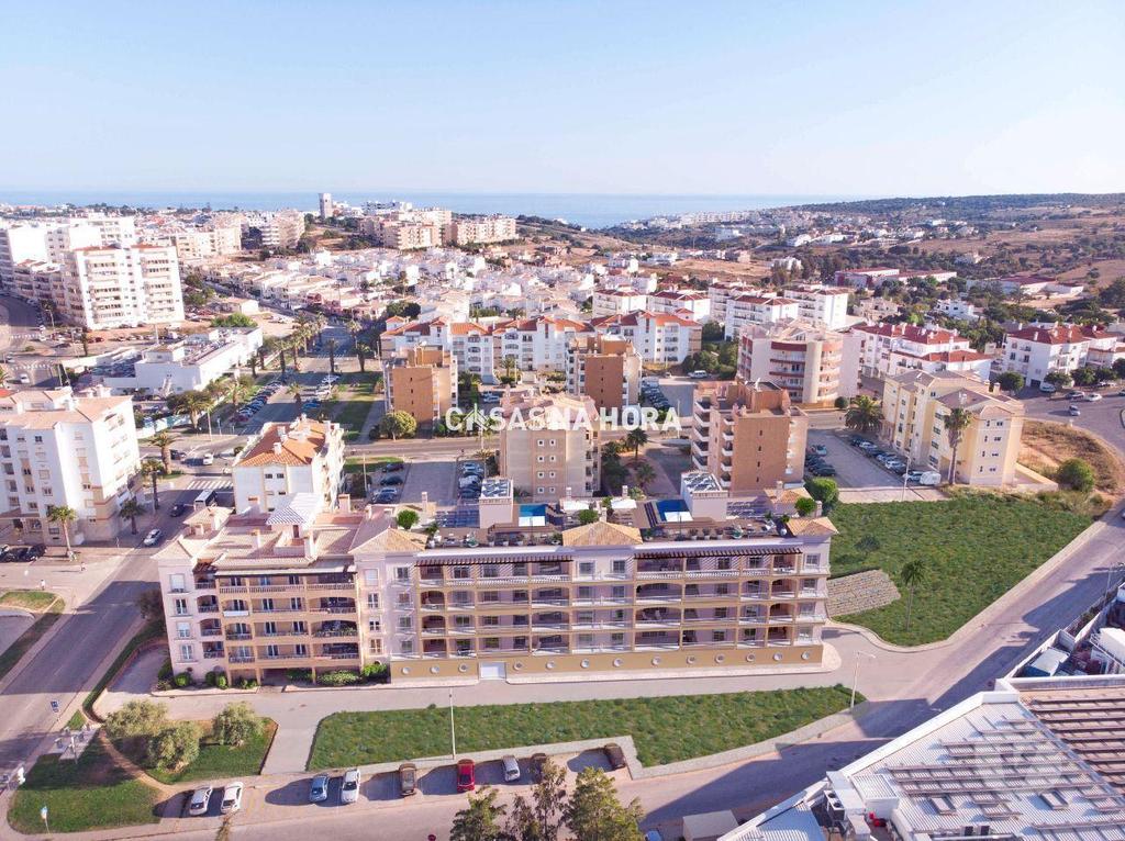 Apartamentos a venda Lagos - Fotos para Centro de Lagos - Novos T2 com amplos terraços e piscina