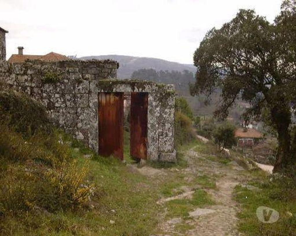 Terrenos Paredes de Coura - Fotos para Quinta em ruinas para reconstrução em Paredes de Coura. (32388)
