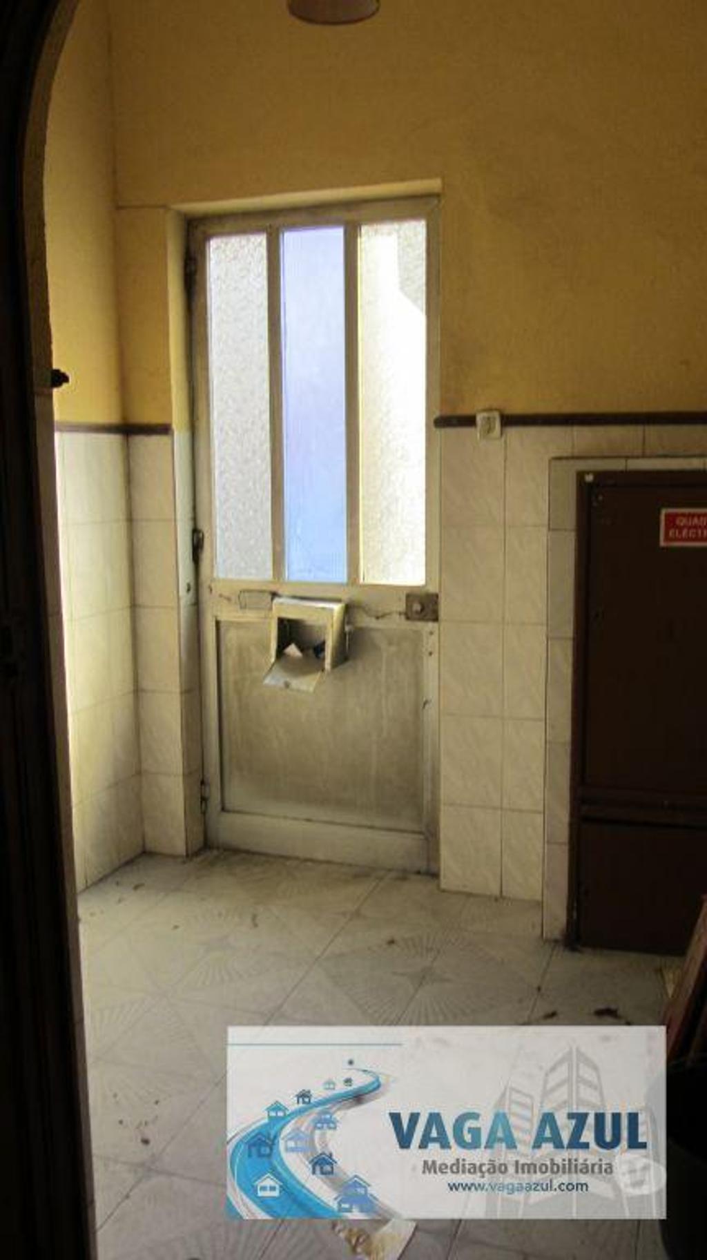 Comprar Loja Porto - Fotos para Empreendimento Turístico (2 prédios) para reconstruir no...