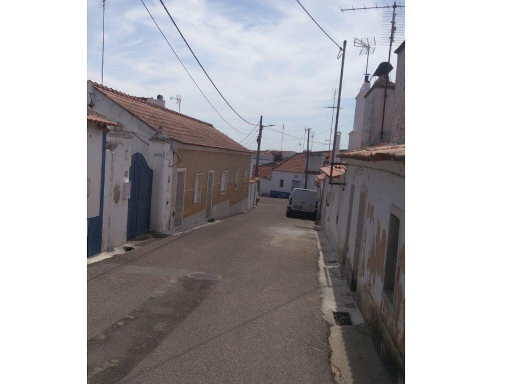 Apartamentos a venda Mora - Fotos para Mora-Moradia em banda, para venda, Mora - Cabeção (DL.11063)