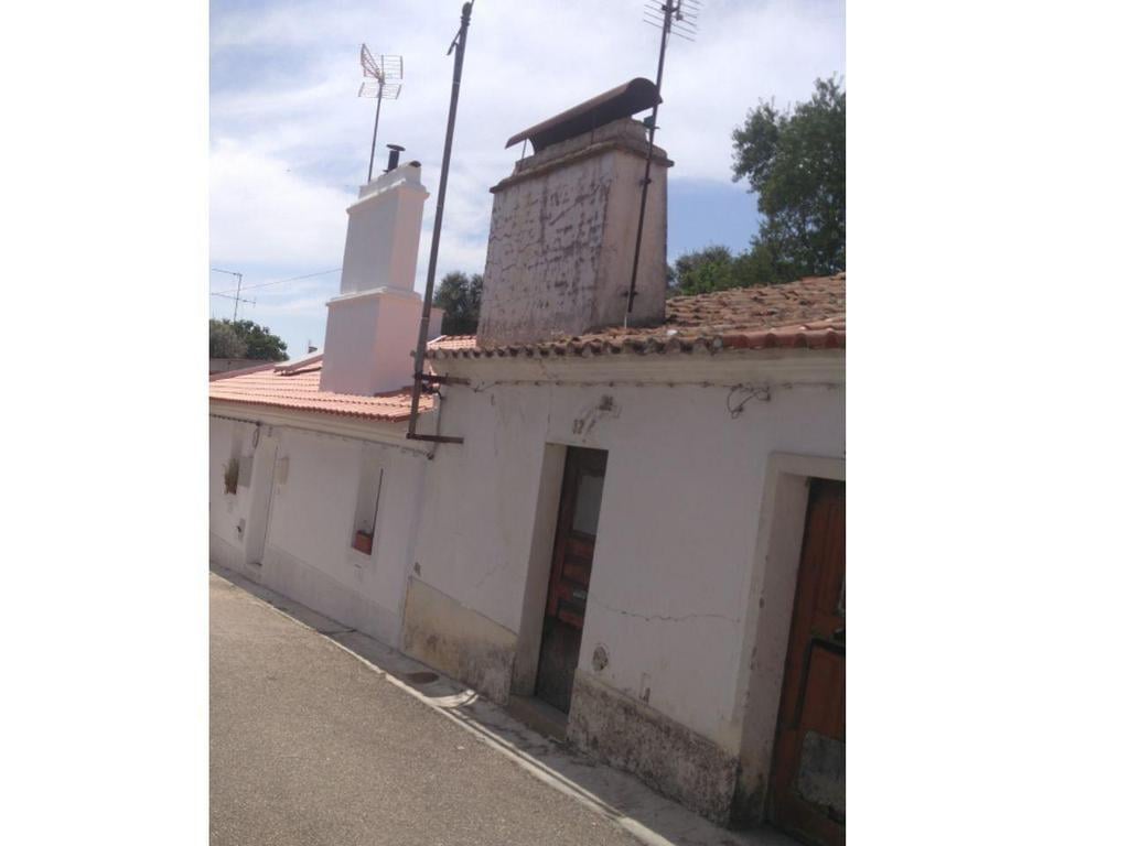 Apartamentos a venda Mora - Fotos para Mora-Moradia em banda, para venda, Mora - Cabeção (DL.11063)
