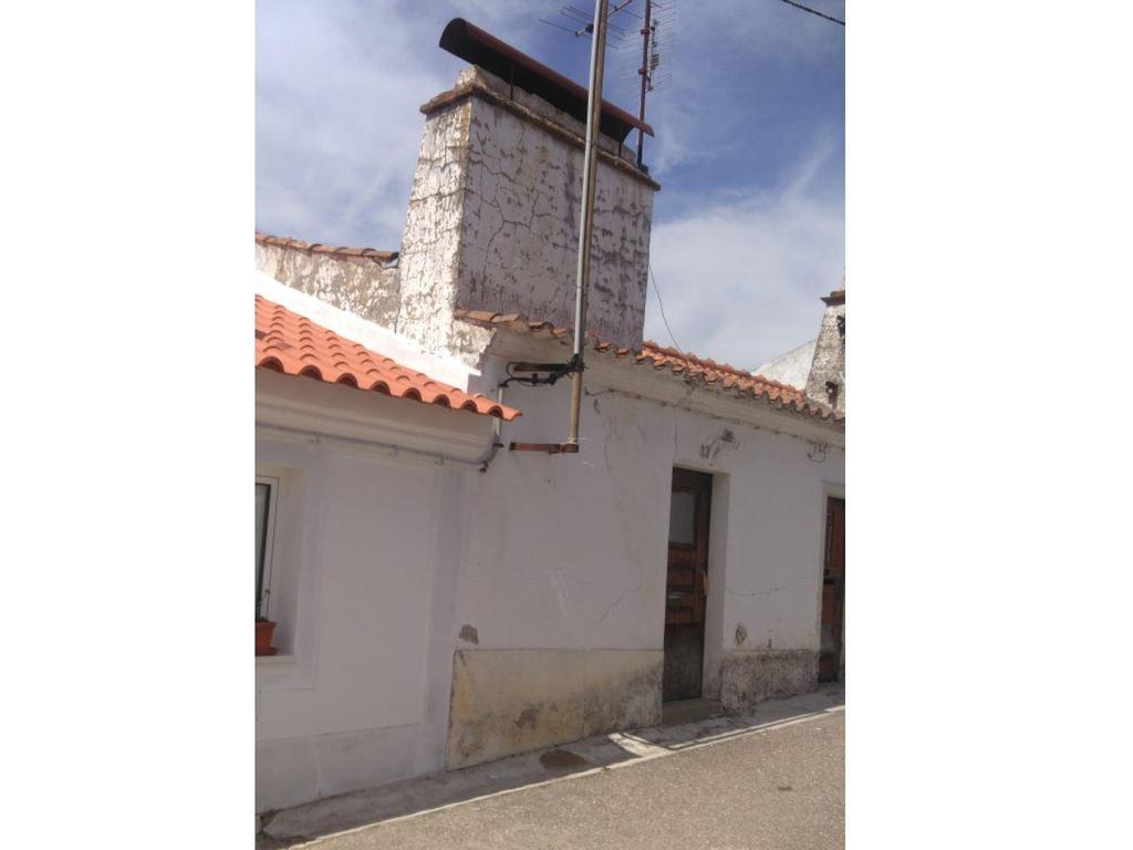 Apartamentos a venda Mora - Fotos para Mora-Moradia em banda, para venda, Mora - Cabeção (DL.11063)