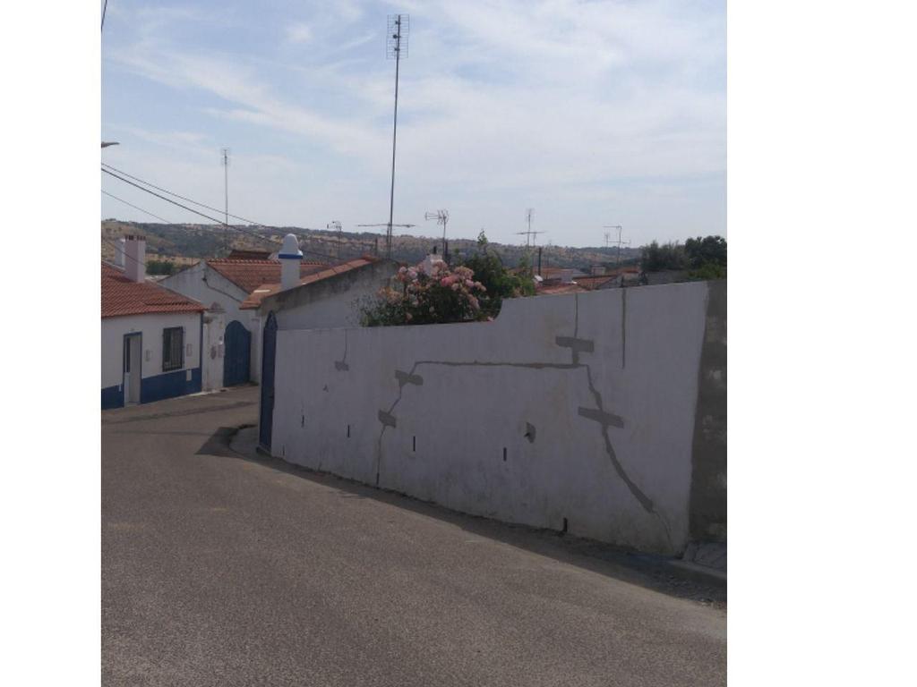 Apartamentos a venda Mora - Fotos para Mora-Moradia em banda, para venda, Mora - Cabeção (DL.11063)