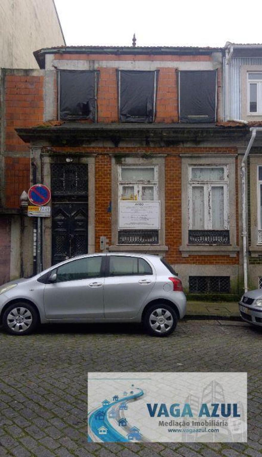 Comprar Loja Porto - Fotos para Prédio Cave, R Ch. e 1º para reconstruir e ampliar à casa da...