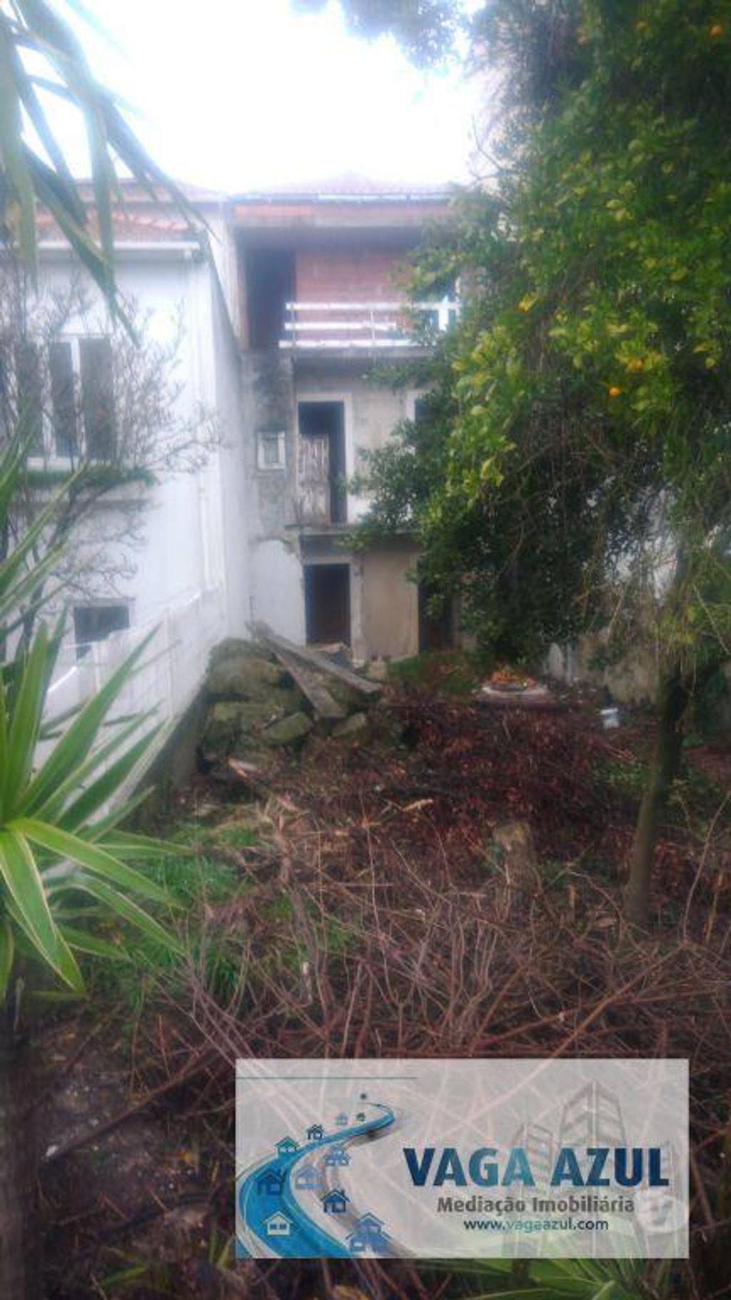 Comprar Loja Porto - Fotos para Prédio Cave, R Ch. e 1º para reconstruir e ampliar à casa da...