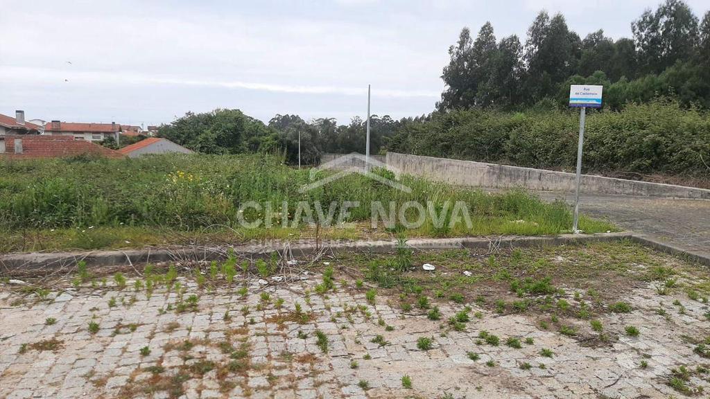 Terrenos Vila Nova de Gaia - Fotos para Terreno para construção de Moradia de 3 frentes em Grijó