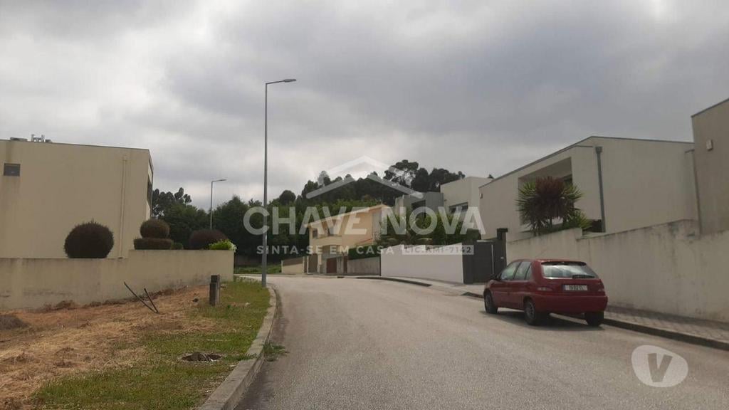 Terrenos Vila Nova de Gaia - Fotos para Terreno para construção de Moradia de 3 frentes em Grijó