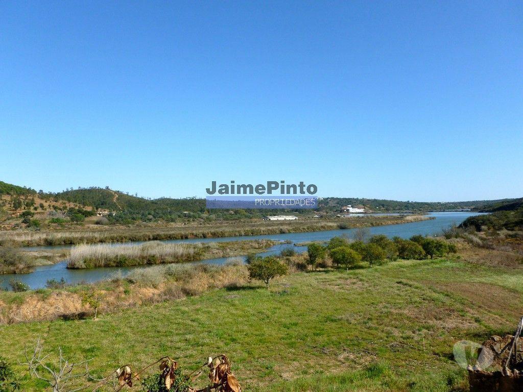 Terrenos Silves - Fotos para 150 000 m2 terra, água, ruínas. Portugal, Silves, Algarve.