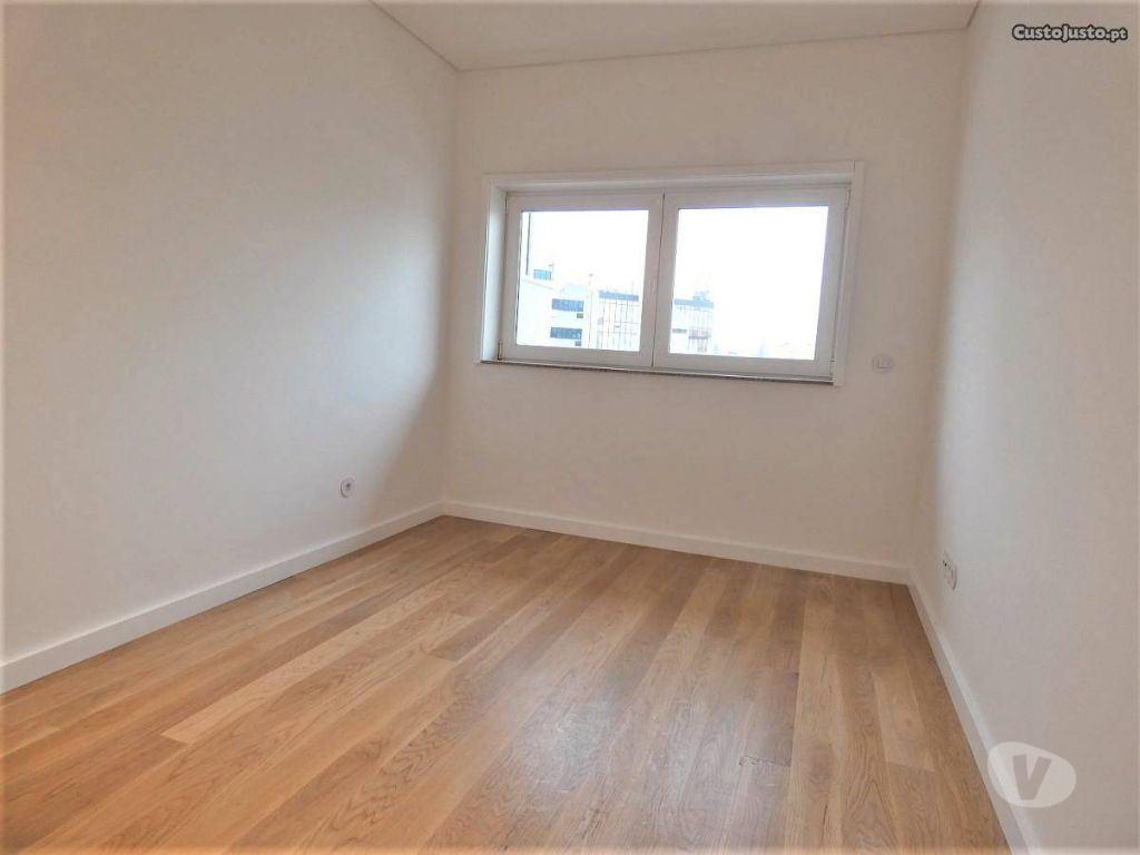 Apartamentos a venda Porto - Fotos para T3 Renovado à Rotunda da Boavista rua Nossa Senhora de Fátima,