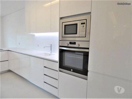 Casas e apartamentos - venda - Fotos para T3 Renovado à Rotunda da Boavista rua Nossa Senhora de Fátima,