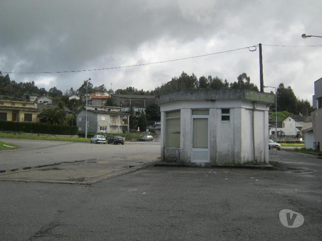 Terrenos Póvoa de Lanhoso - Fotos para Lote, com 328 m2, com uma balança de pesagem para camiões..