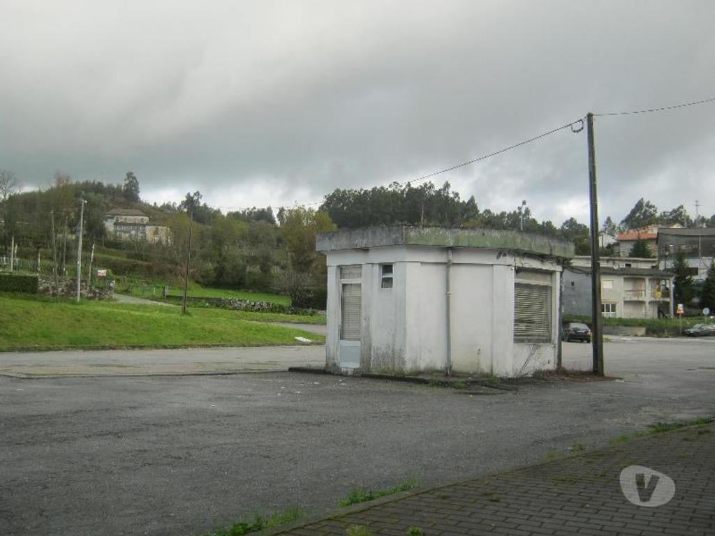 Terrenos Póvoa de Lanhoso - Fotos para Lote, com 328 m2, com uma balança de pesagem para camiões..